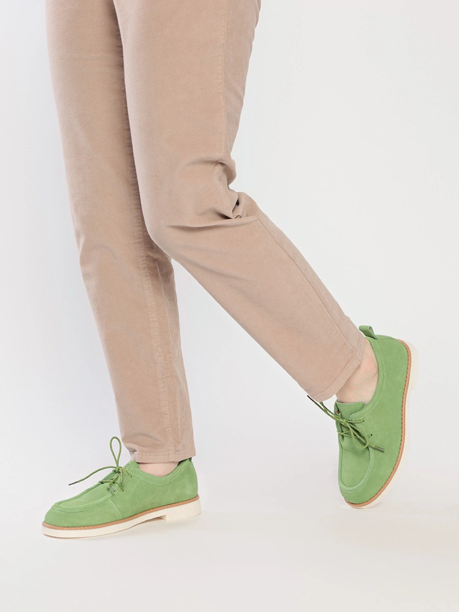 Полуботинки зеленого цвета на низком каблуке